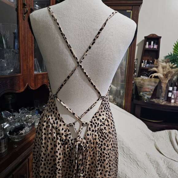 CUPSHE Women V Neck Leopard Lace Up Backless Maxi Slip Dress with Ruffle Hem NWT - Picture 4 of 14